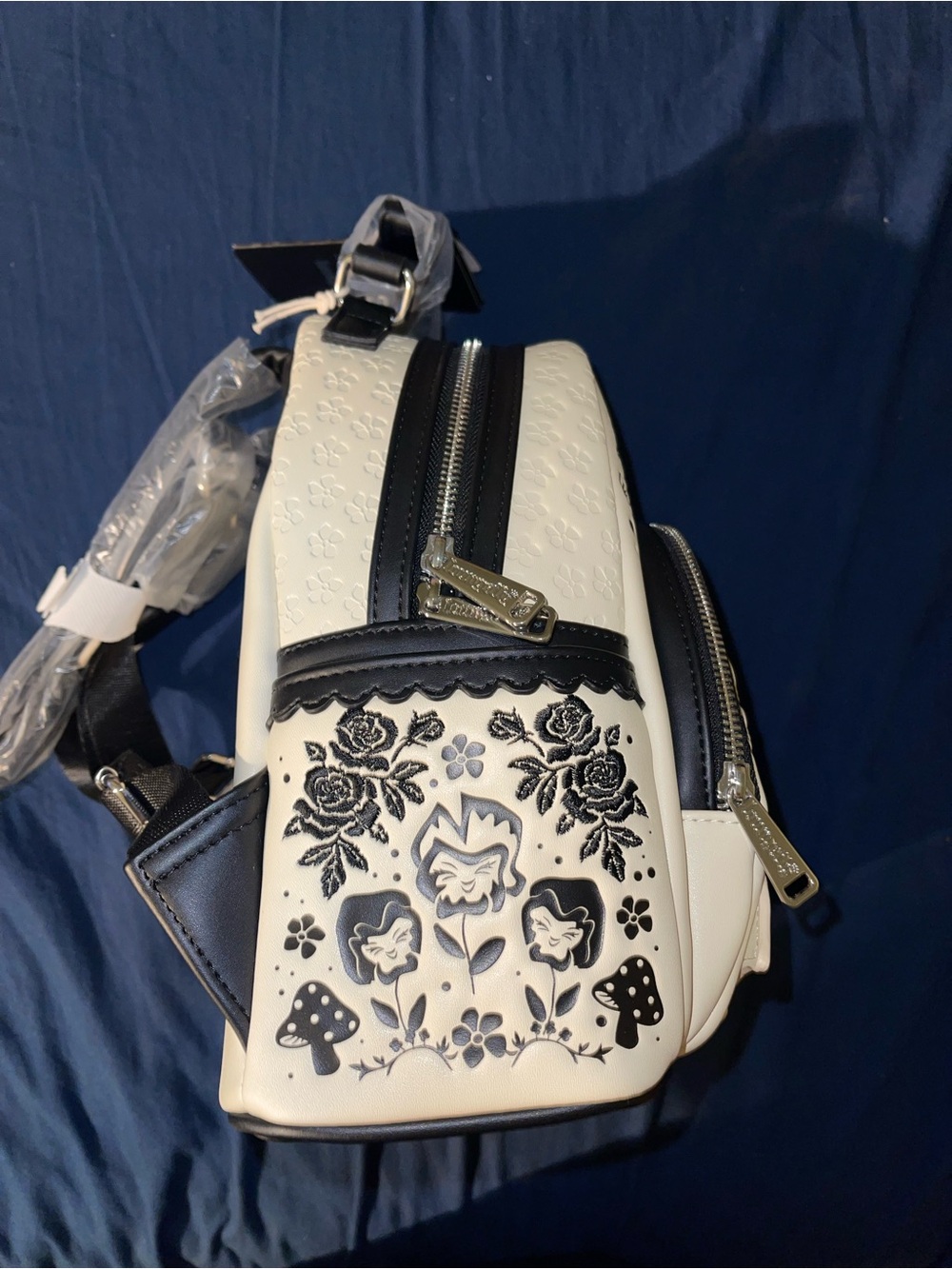 NWT Hardtag Loungefly Alice in Wonderland - Picture 2 of 7